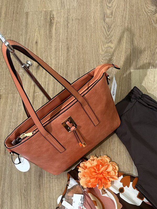 Borsa-in-ecopelle-con-cerniera-e-tracollina
